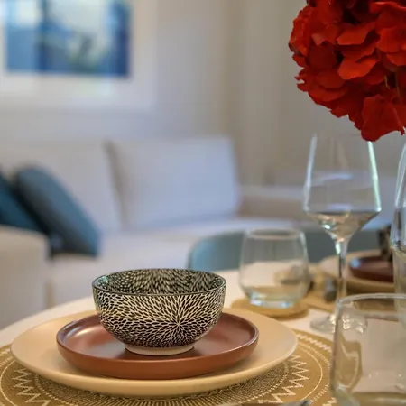 Mouratti New Luxury Garden Apartment