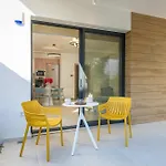 Mouratti New Luxury Garden 公寓