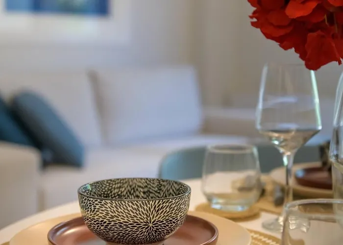Mouratti New Luxury Garden Apartment