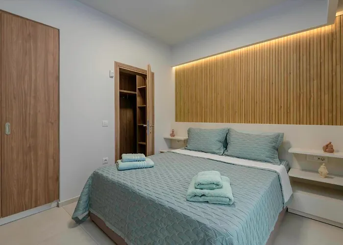 Mouratti New Luxury Garden Apartment