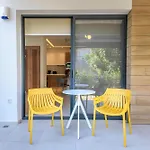 Mouratti New Luxury Garden Apartamento