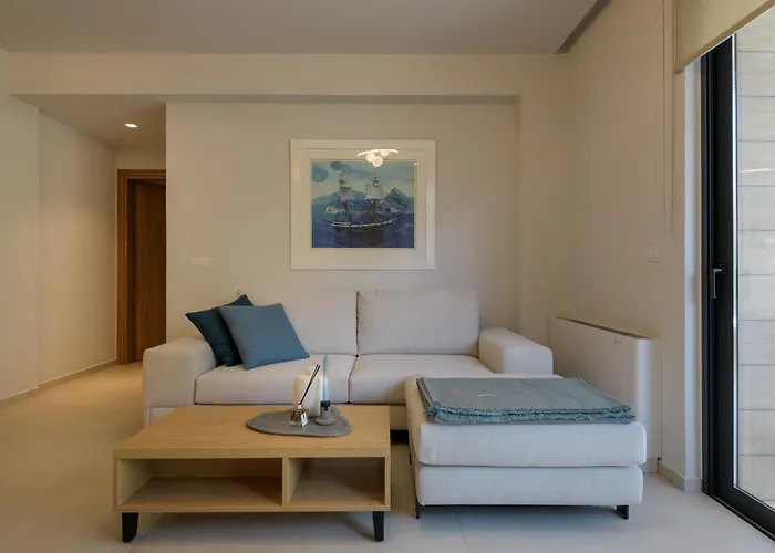 Mouratti New Luxury Garden Apartament