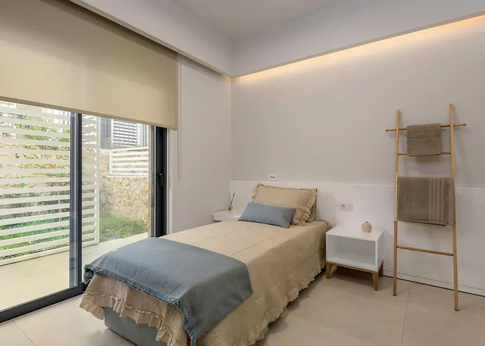 Mouratti New Luxury Garden Apartament Kos