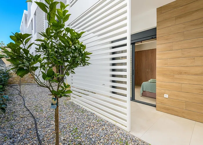 Apartament Mouratti New Luxury Garden